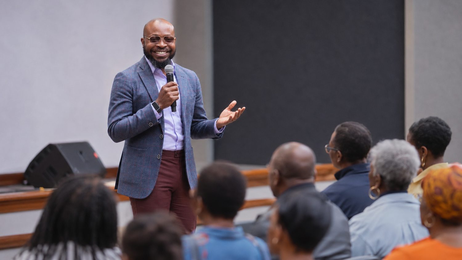 Blaise Itabelo engaging with a community audience